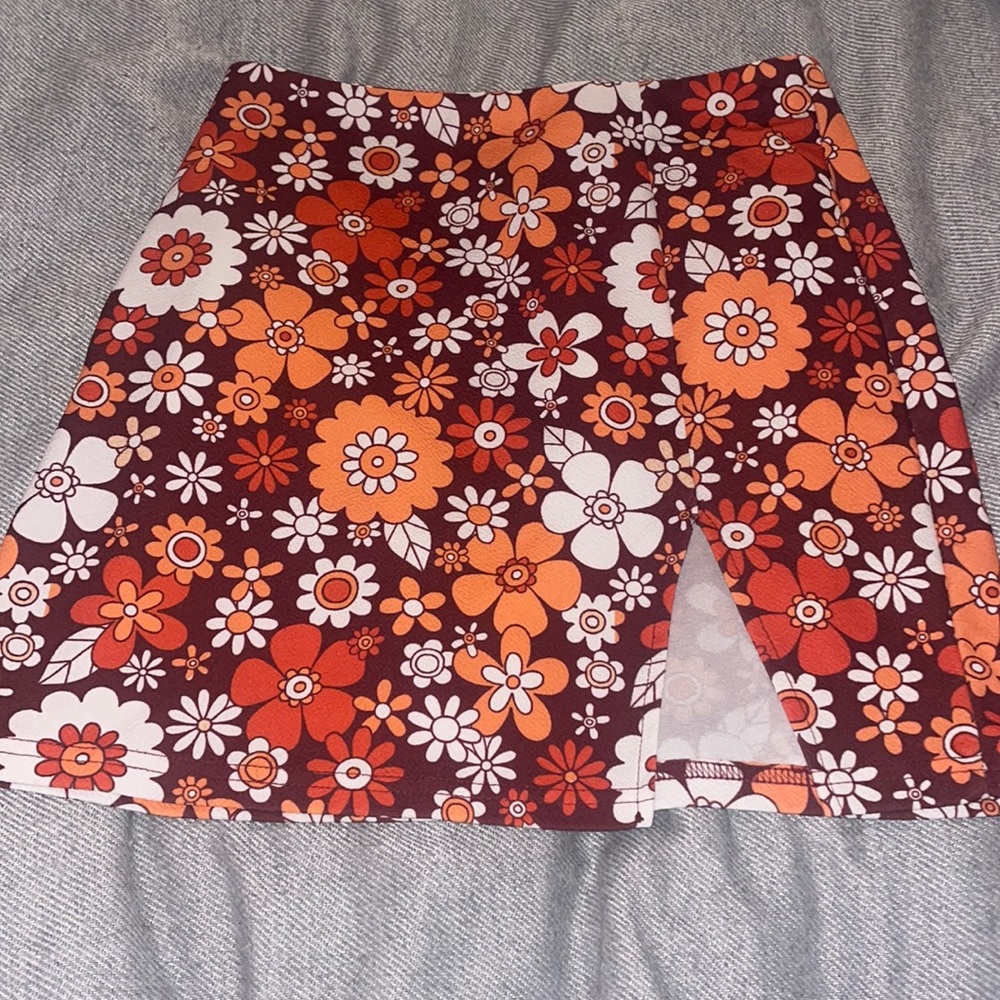 orange/red flower print skirt. small(4-6)